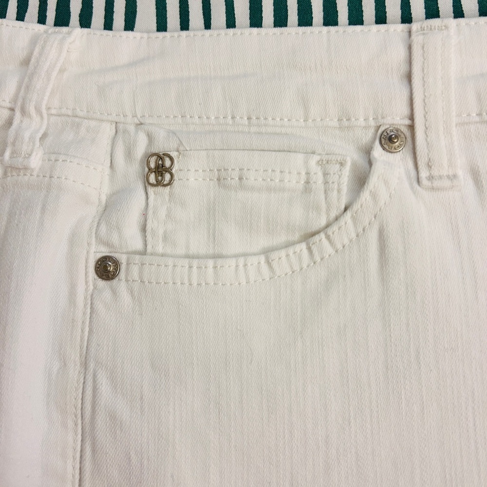 Bandolino Mandie White Capri Jeans – Clean Summer Classic - Picture 4 of 6